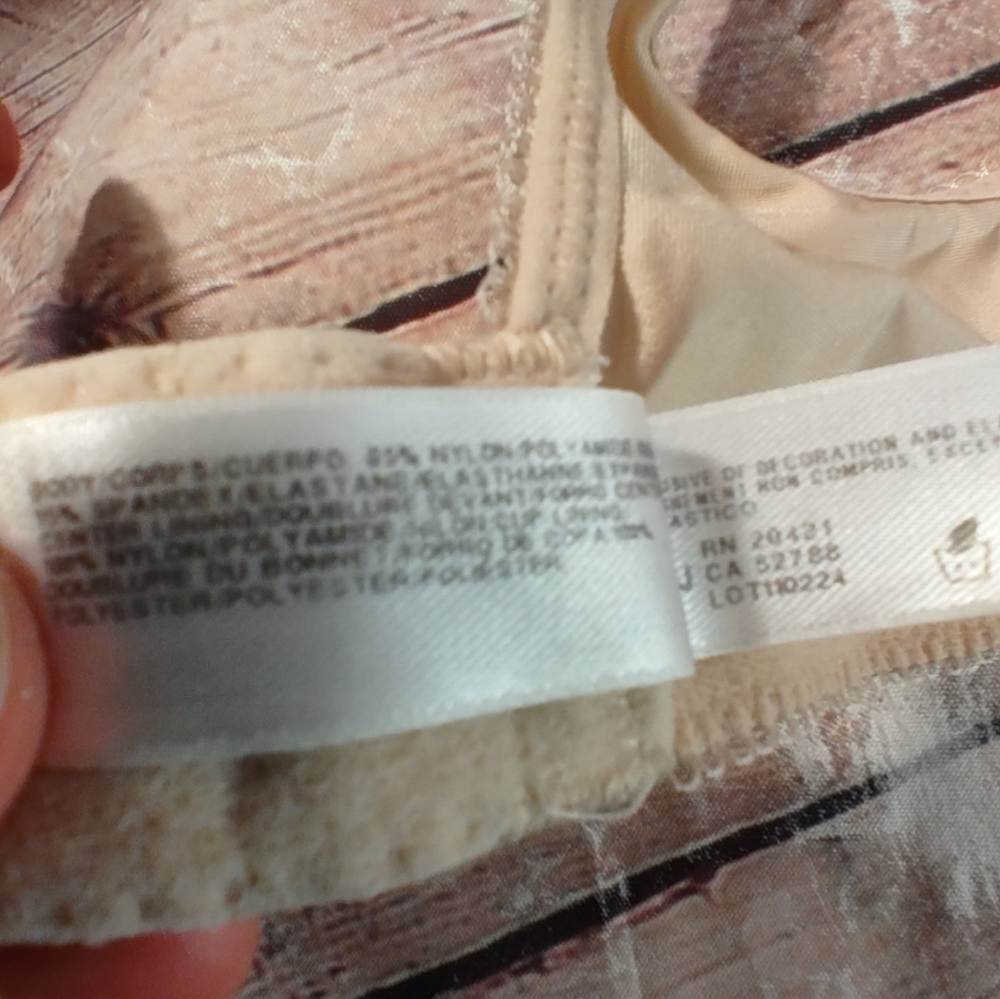 Wacoal Basic Beauty Full Contour Wireless Bra Cre… - image 6